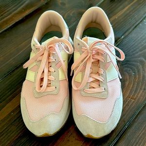 Gently used NB sneakers